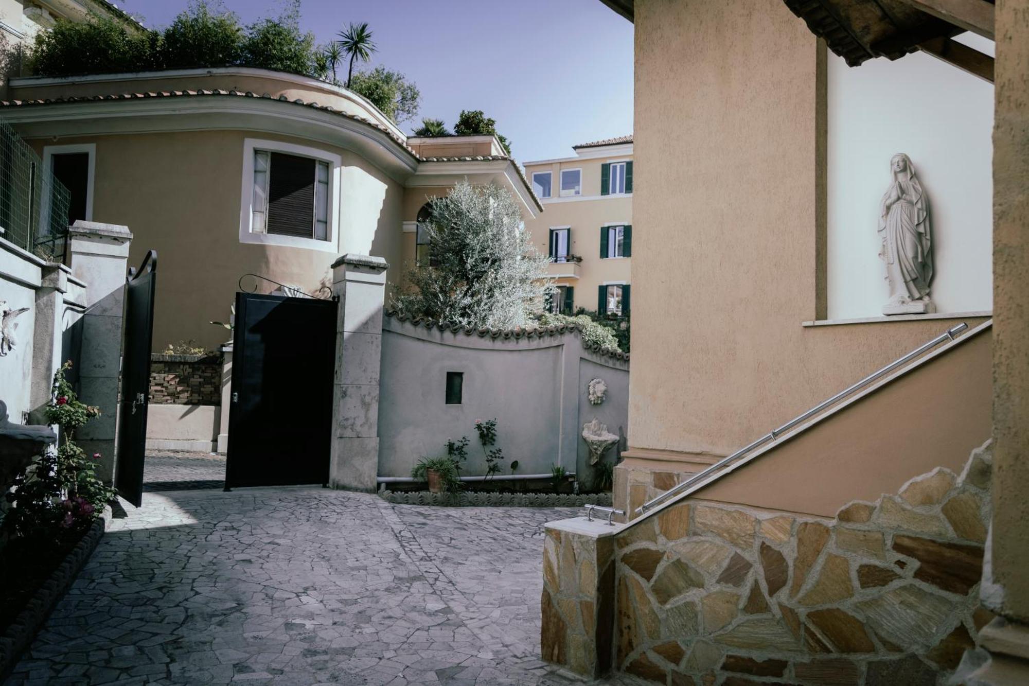 Guesthouse Aurora A.E. Roma Exterior foto
